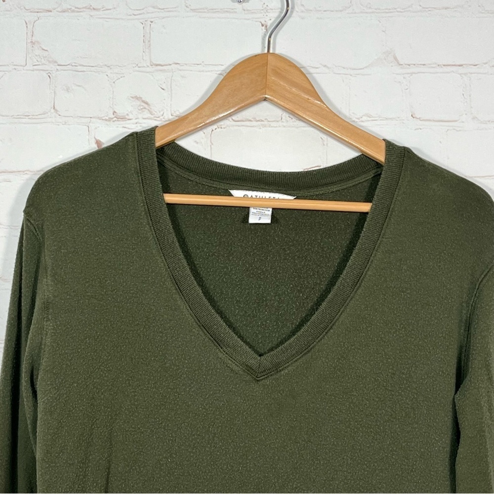 Athleta Sunrise V-Neck Sweatshirt Womens Small Green Pullover Thumbholes Soft - Picture 2 of 13